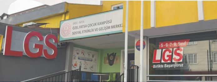 FÇK bina dış cephesi, LGS ve NAP tabelaları